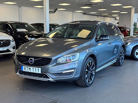 Volvo V60 Cross Country 5 of 5