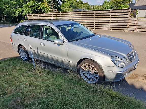 Mercedes-Benz E200 3 of 10