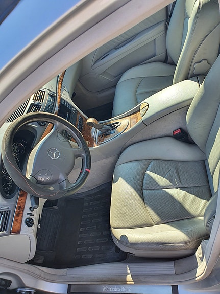Mercedes-Benz E200 10 of 10