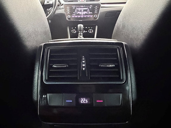 Skoda Superb 18 of 30