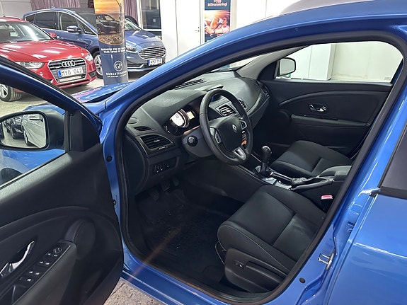 Renault Megane 12 of 16