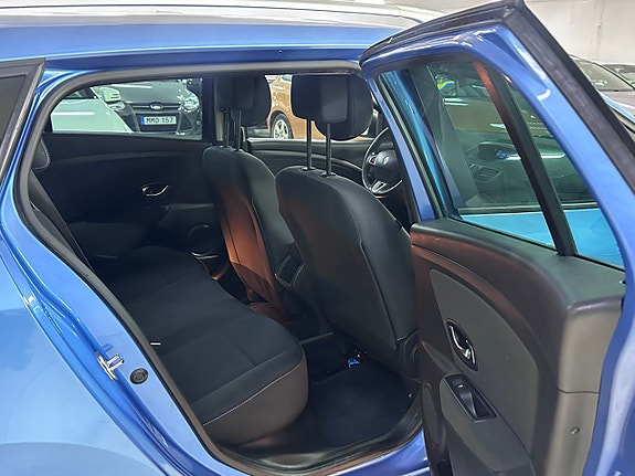 Renault Megane 14 of 16