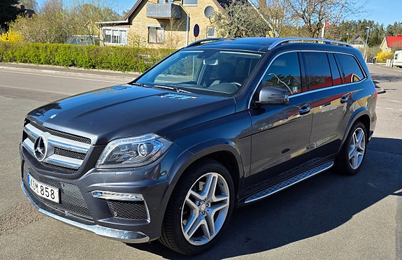 Mercedes-Benz GL350 4 of 5