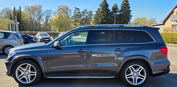 Mercedes-Benz GL350 2 of 5