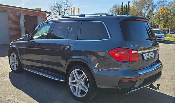 Mercedes-Benz GL350 3 of 5