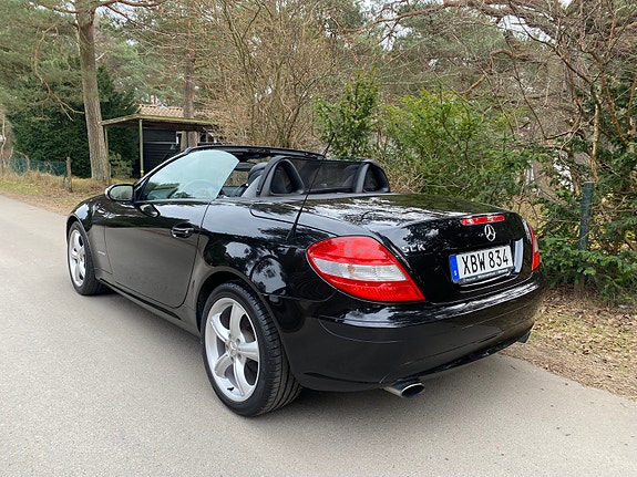 Mercedes-Benz SLK200 4 of 5