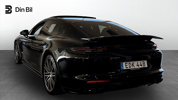 Porsche Panamera GTS 3 of 5