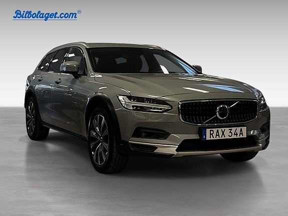 Volvo V90 Cross Country 3 of 5
