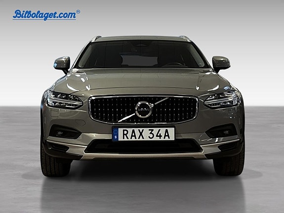 Volvo V90 Cross Country 2 of 5