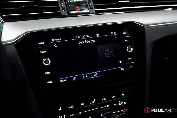 Volkswagen Passat 24 of 25