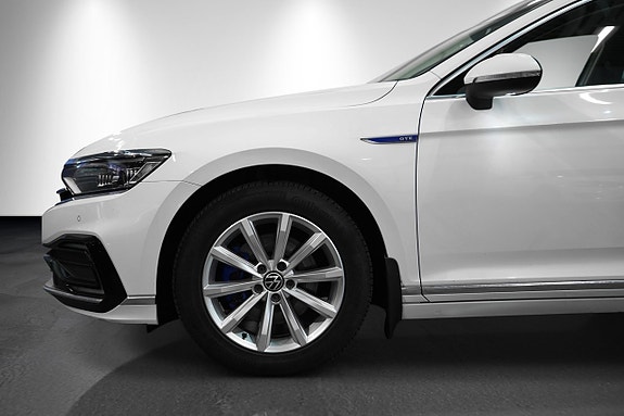 Volkswagen Passat 3 of 5