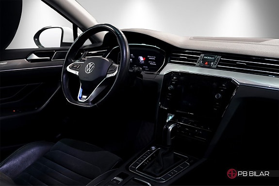 Volkswagen Passat 18 of 25