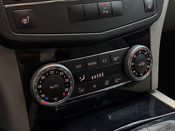 Mercedes-Benz C200 20 of 22