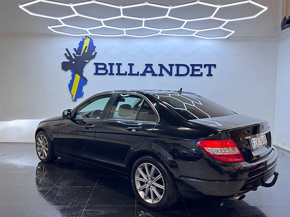 Mercedes-Benz C200 4 of 22