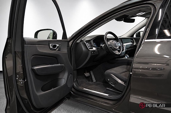 Volvo XC60 10 of 26