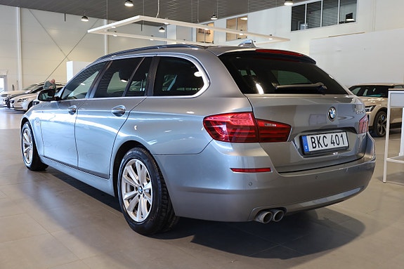 BMW 520d 3 of 5