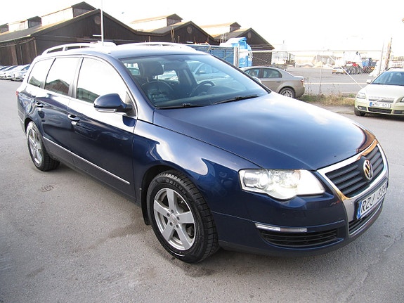 Volkswagen Passat 2 of 5