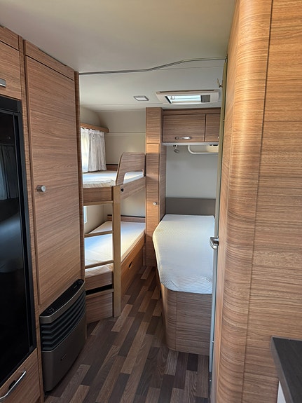 Weinsberg CaraOne 550UK med Wigo Rolli påsmarkis 5 of 5