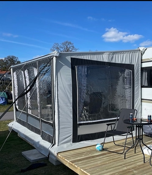 Weinsberg CaraOne 550UK med Wigo Rolli påsmarkis 11 of 15