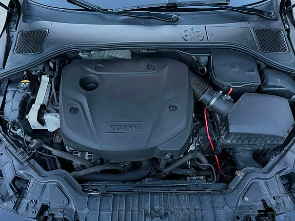 Volvo V60 Cross Country 4 of 5
