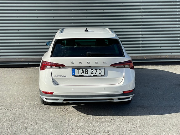 Skoda Octavia Scout 8 of 12