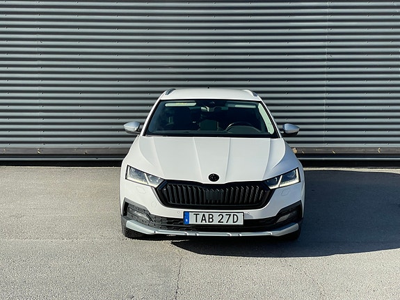 Skoda Octavia Scout 7 of 12