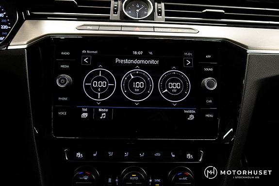 Volkswagen Passat 15 of 23