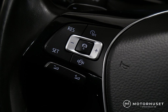 Volkswagen Passat 16 of 23
