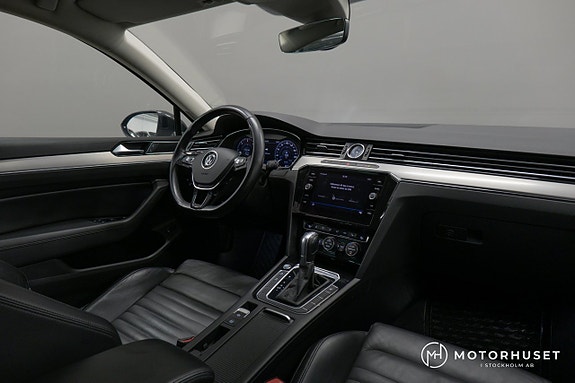 Volkswagen Passat 10 of 23