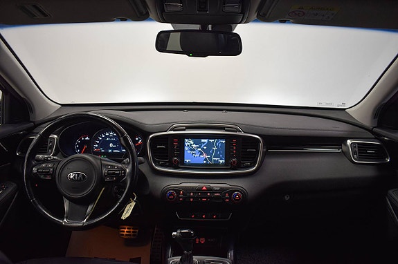Kia Sorento 8 of 24