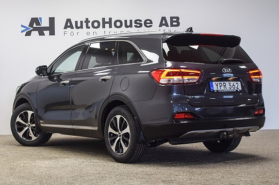 Kia Sorento 2 of 24