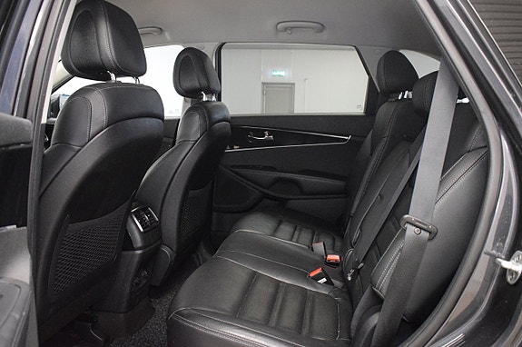 Kia Sorento 18 of 24