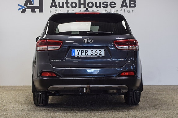 Kia Sorento 5 of 24