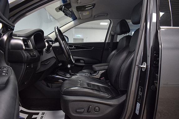 Kia Sorento 6 of 24