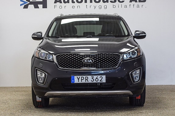 Kia Sorento 4 of 24