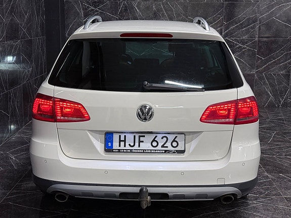 Volkswagen Passat Alltrack 13 of 20