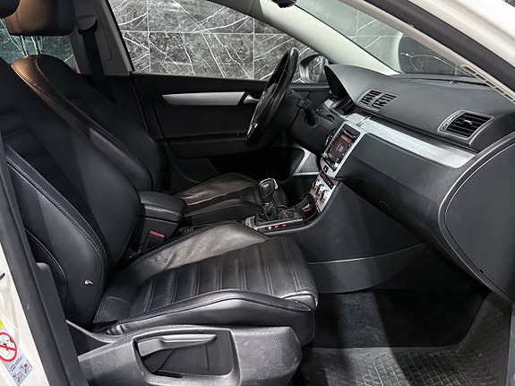 Volkswagen Passat Alltrack 16 of 20