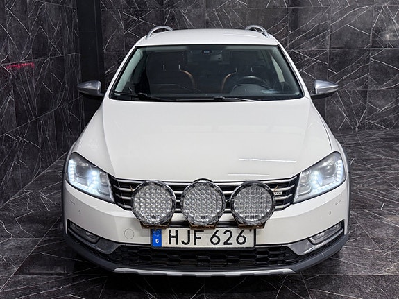 Volkswagen Passat Alltrack 12 of 20