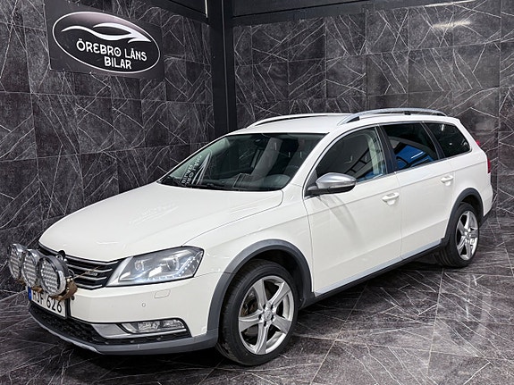 Volkswagen Passat Alltrack 3 of 5