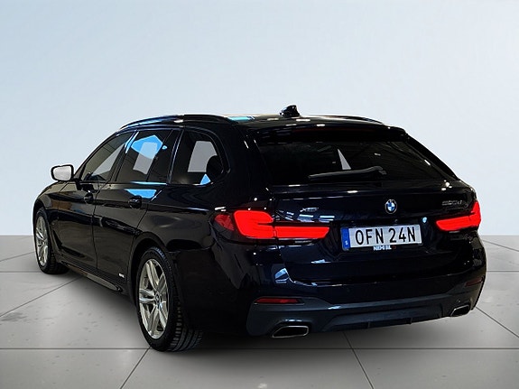 BMW 520d 4 of 5