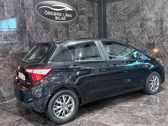 Toyota Yaris 4 of 29