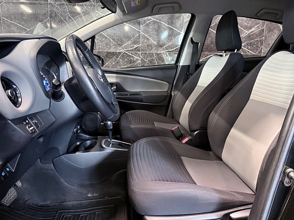 Toyota Yaris 14 of 29