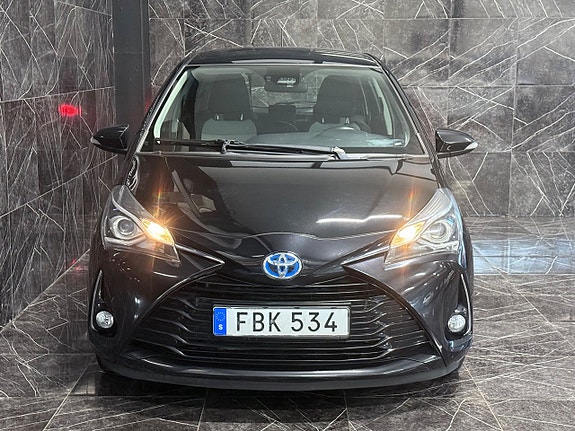 Toyota Yaris 12 of 29