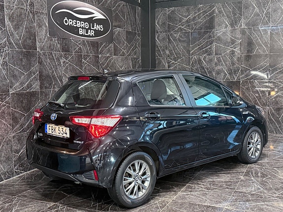 Toyota Yaris 7 of 29