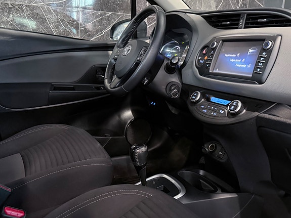 Toyota Yaris 18 of 29