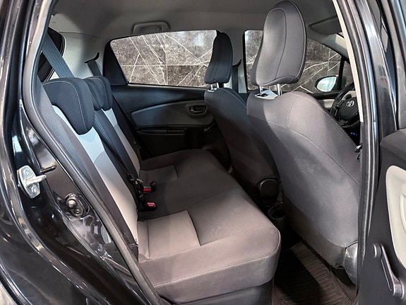 Toyota Yaris 17 of 29