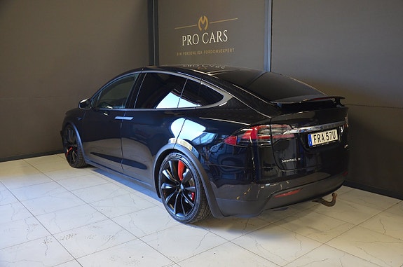 Tesla Model X 8 of 21