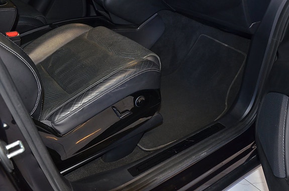 Tesla Model X 19 of 21
