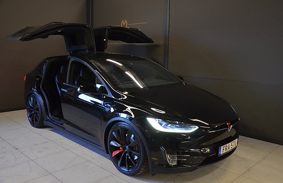 Tesla Model X 2 of 5