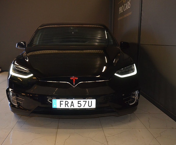 Tesla Model X 5 of 5